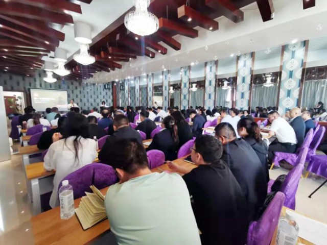 萬創(chuàng)管理培訓(xùn)學(xué)院正式開課