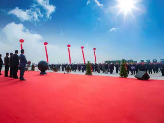 阿拉善萬創(chuàng)·源通賀蘭玉年產(chǎn)800萬平米微晶玉石及配套工程項(xiàng)目開工慶典儀式成功舉行